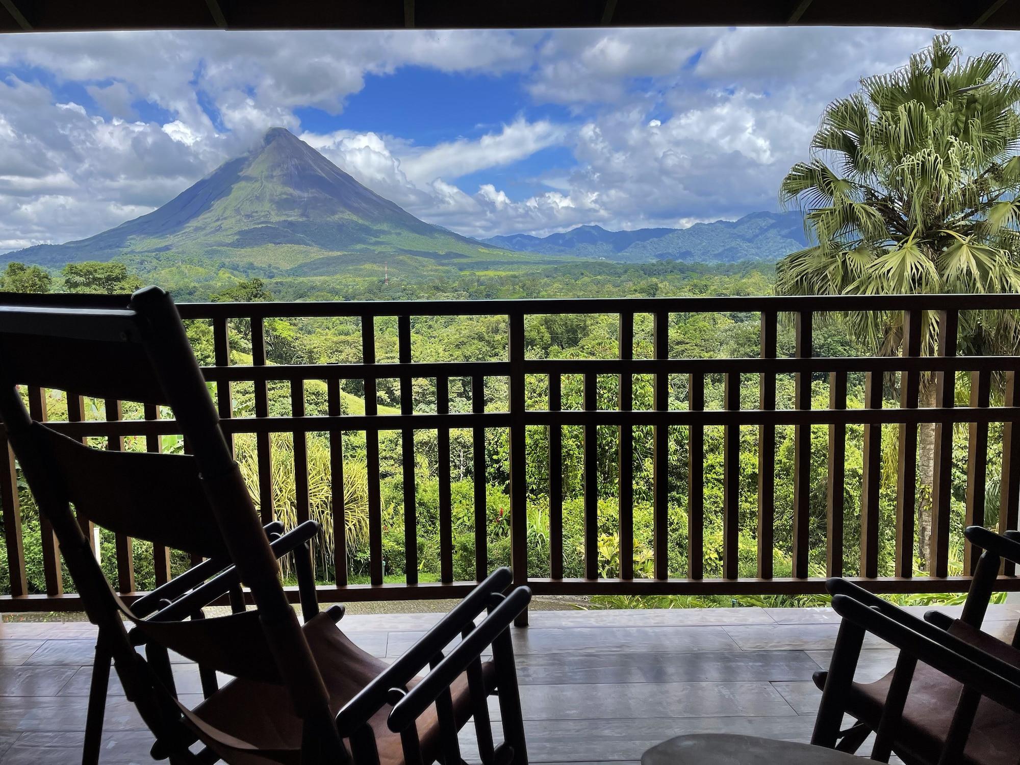 Lost Iguana Resort And Spa La Fortuna Exterior photo