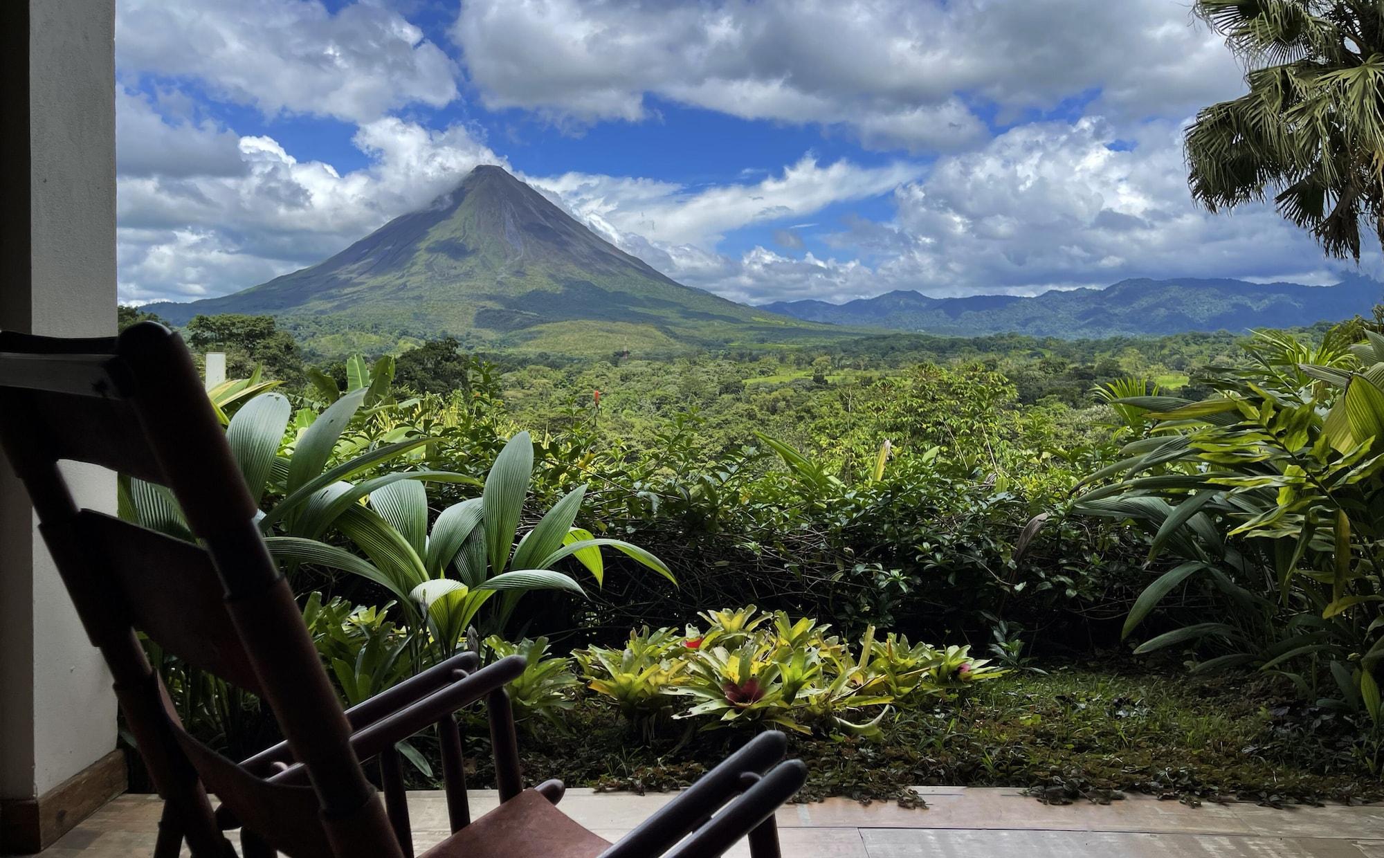 Lost Iguana Resort And Spa La Fortuna Exterior photo